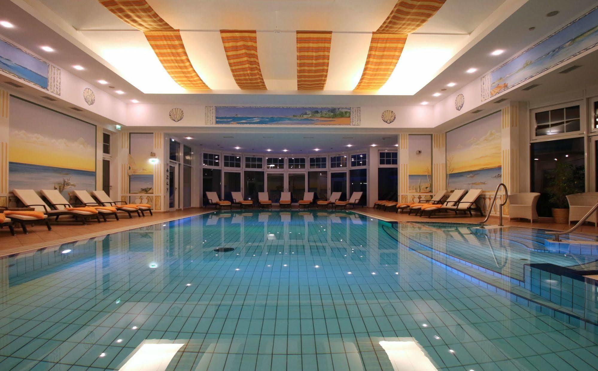 Hotel Zur Post - Ein Rovell Hotel Heringsdorf  Exterior photo
